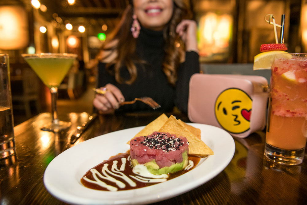 Shireen’s Spotlight: R House Wynwood Shireen’s Spotlight: R House Wynwood. Shireen Sandoval food blog, Miami Florida. South Florida's best restaurants reviewed by Shireen Sandoval from Deco Drive TV. Shireen covers fashion and food on her popular lifestyle blog called: Shireen's Favorite Things. Here Shireen's tasting the Yellowfin Tuna Tartare and sipping on a pink Japanese Lemonade and a Culantro Martini while showcasing her emoji kiss purse. This photograph was taken by James Woodley, who also takes photos for Deco Drive TV. 